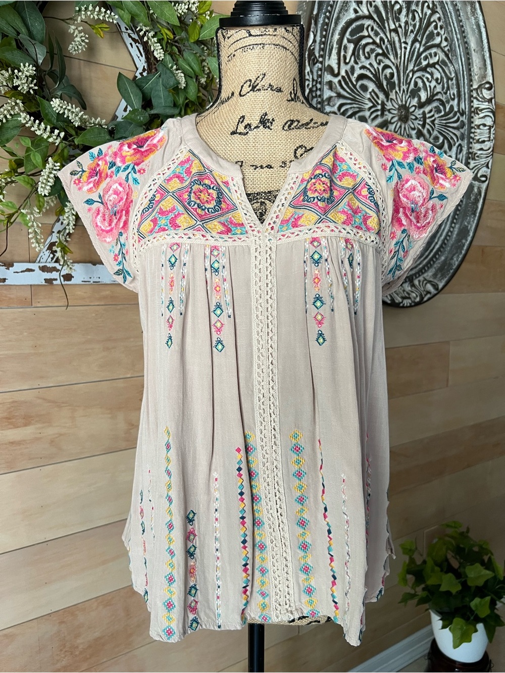Savanna Jane Boho Embroidered Cap-Sleeve Top in Beige with Floral Accents